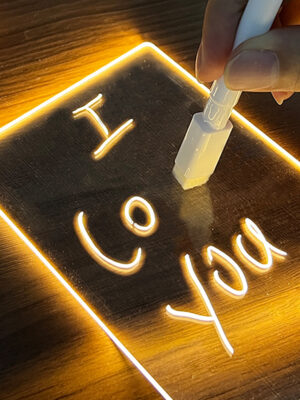 لوحة ملاحظات مضيئة LED